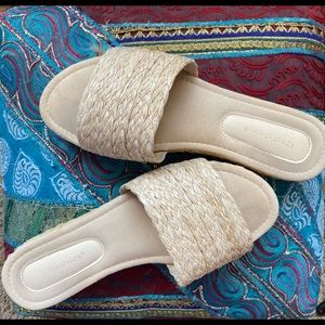 Woven slide sandals